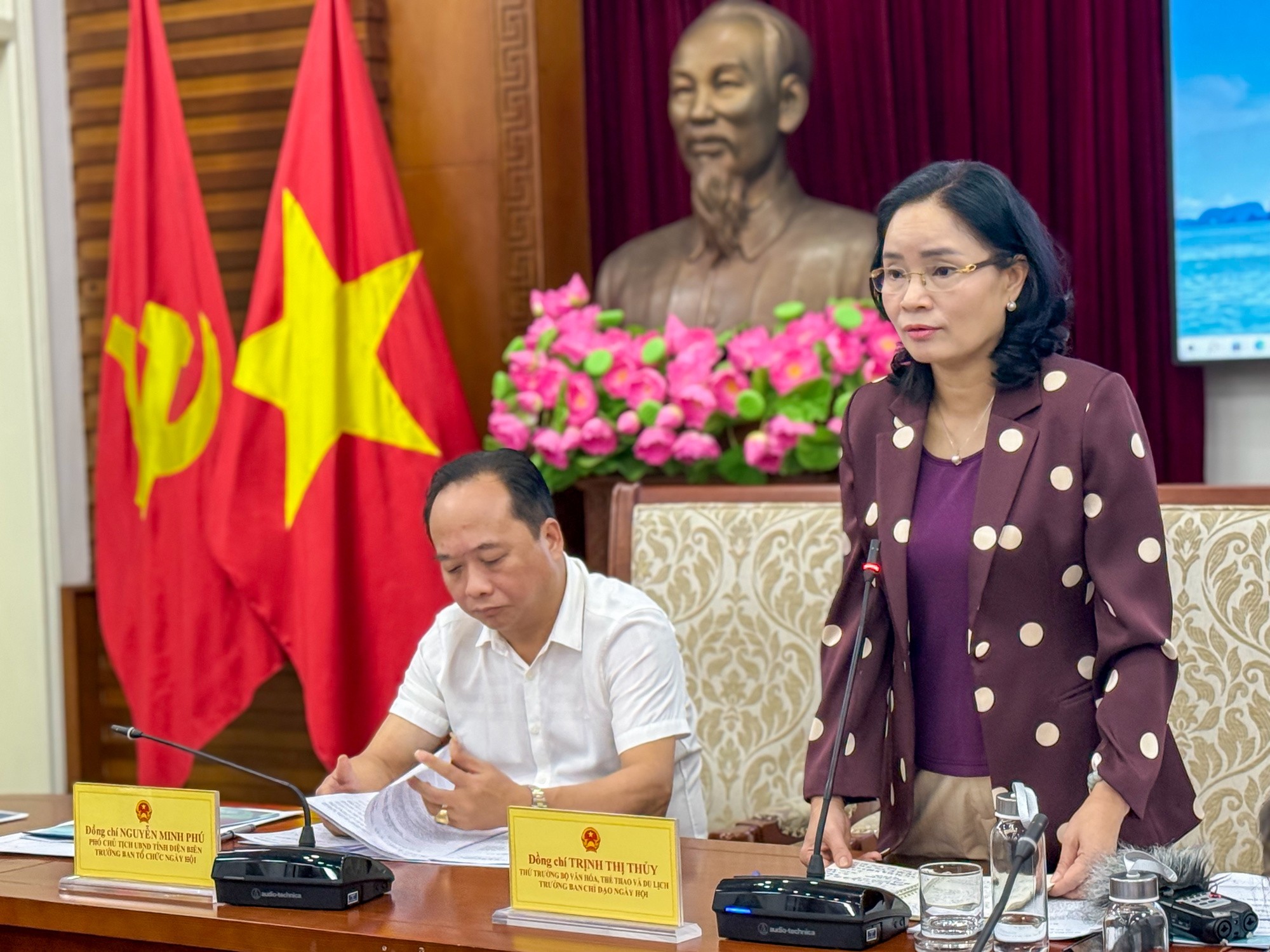 thu-truong-thuy-1787299486.jpg