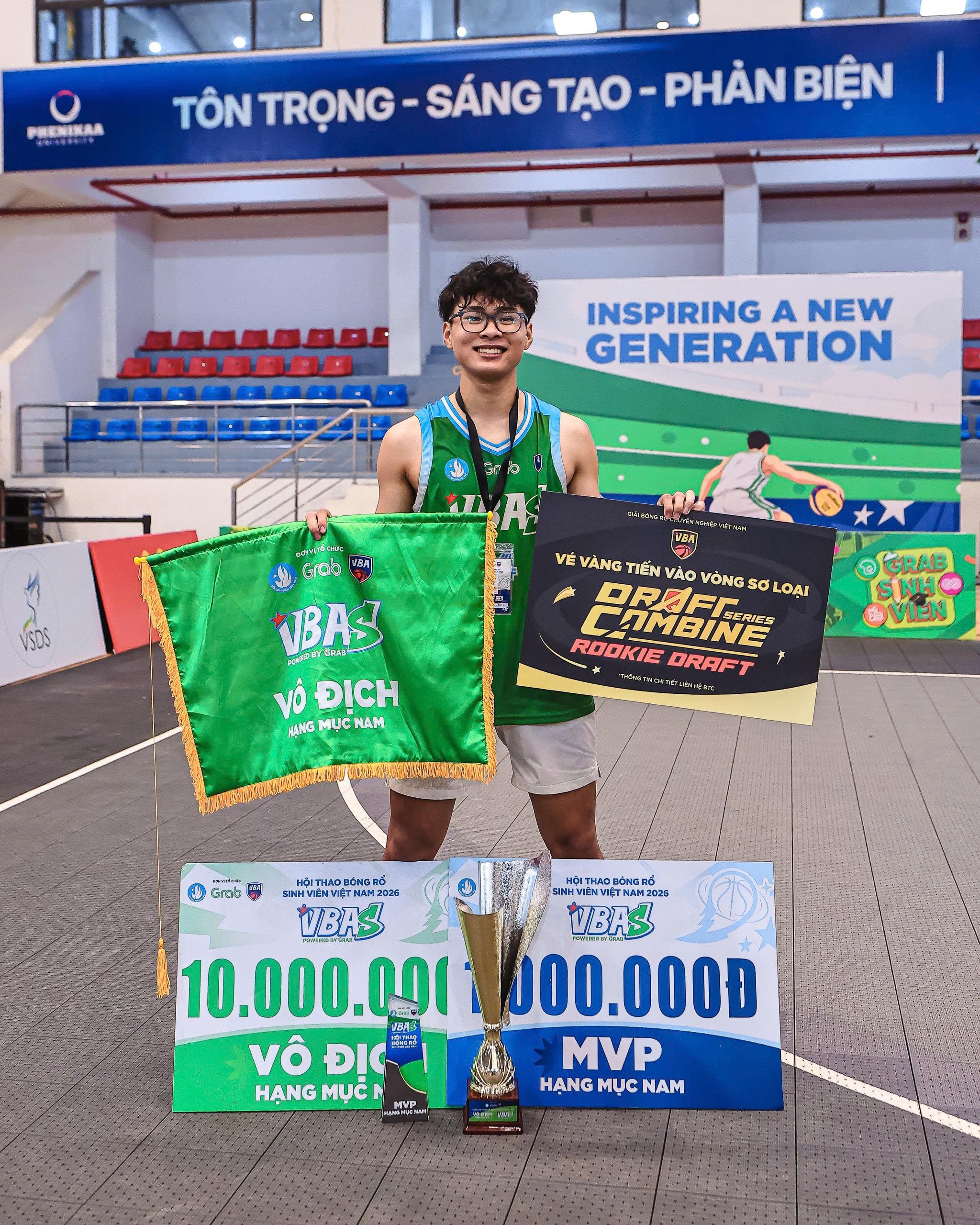 tran-van-trung-dai-hoc-kinh-te-quoc-dan-dat-danh-hieu-mvp-tai-vbas-2026-1788529141.jpg