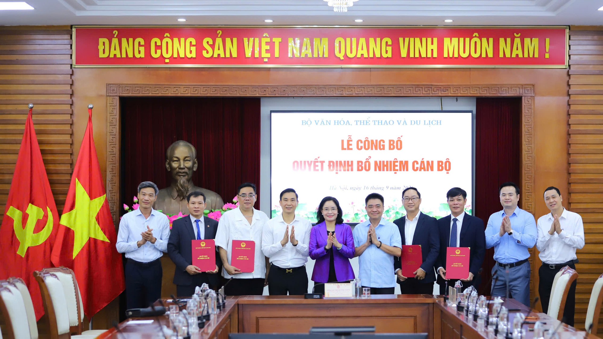 chup-anh-luu-niem-1789534737.jpeg