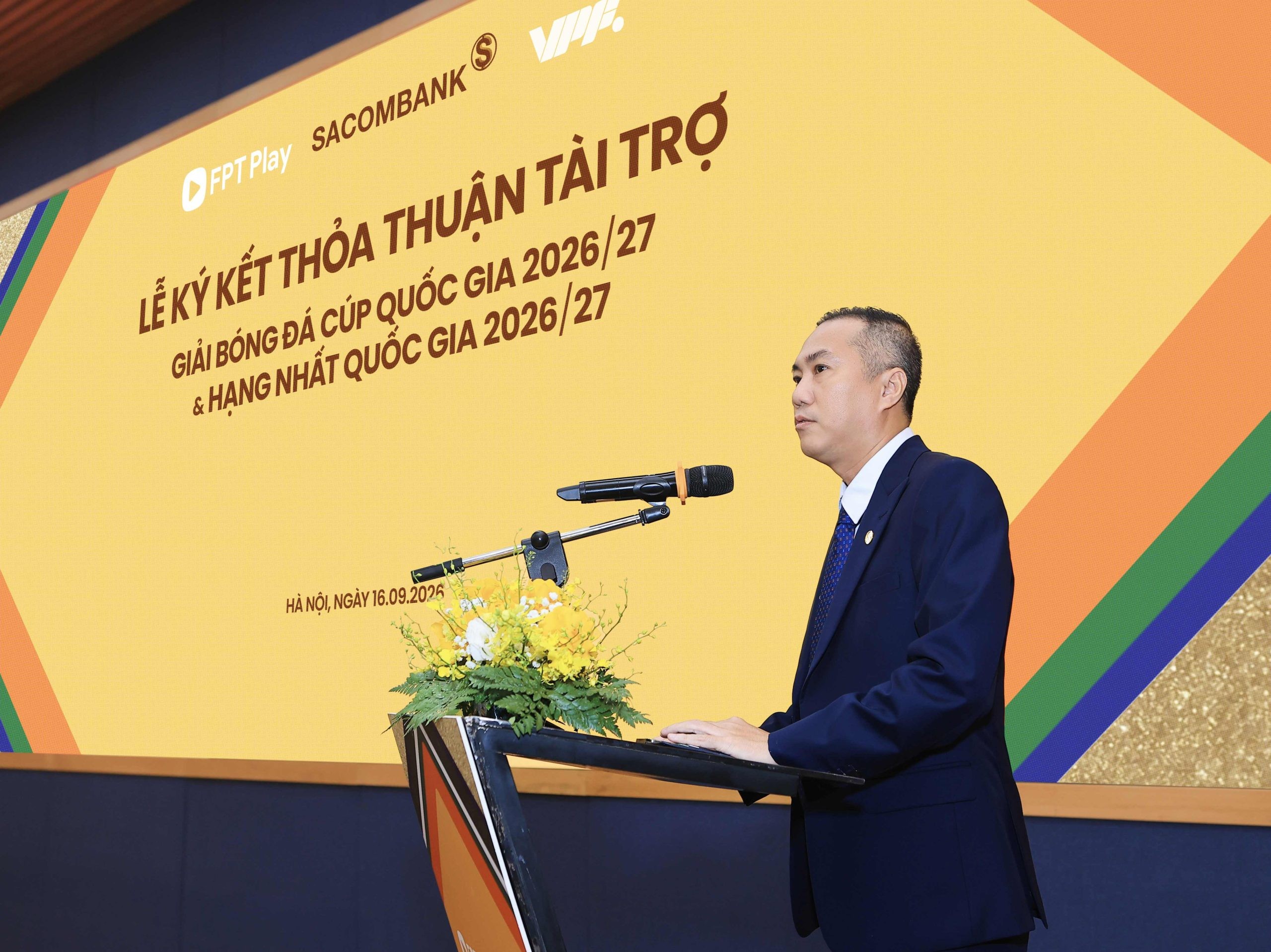 1-ong-nguyen-xuan-vu-thanh-vien-hdqt-sacombank-phat-bieu-tai-su-kien-scaled-1789598237.jpg