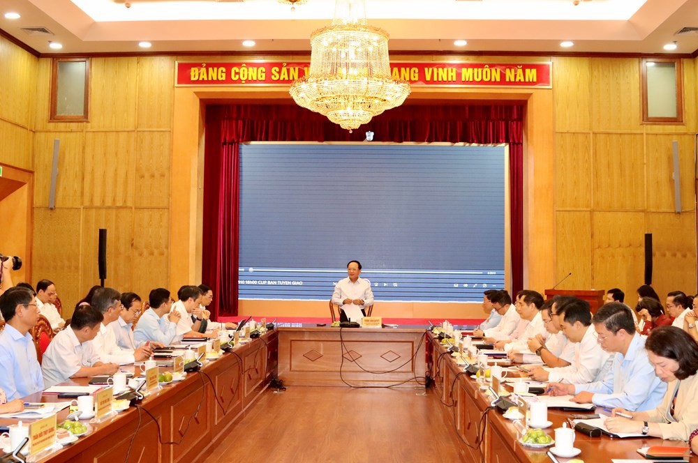 quang-canh-buoi-lam-viec-1789703932.jpg