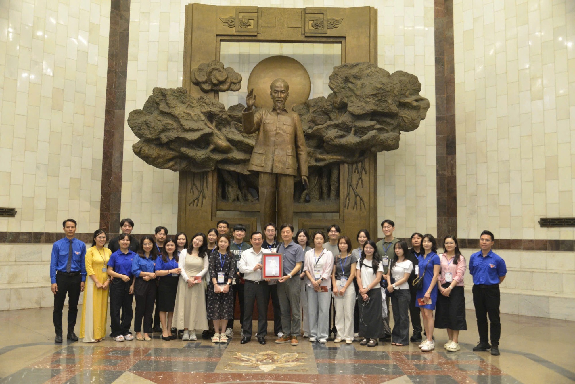 bao-tangg-ho-chi-minh-1789971160.jpg