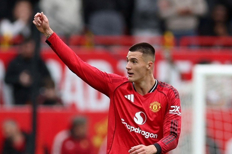 man-united-1790035875.jpg