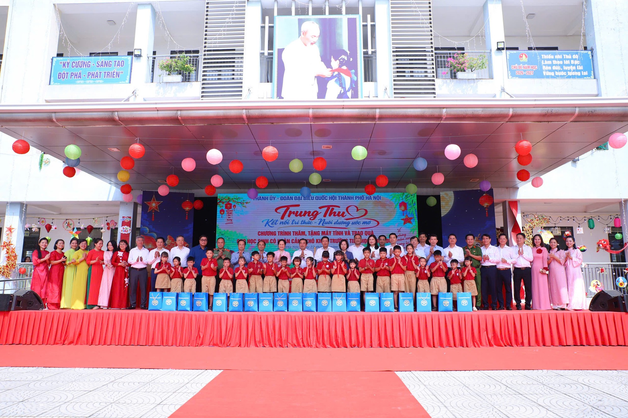 tang-qua-1790077082.jpg
