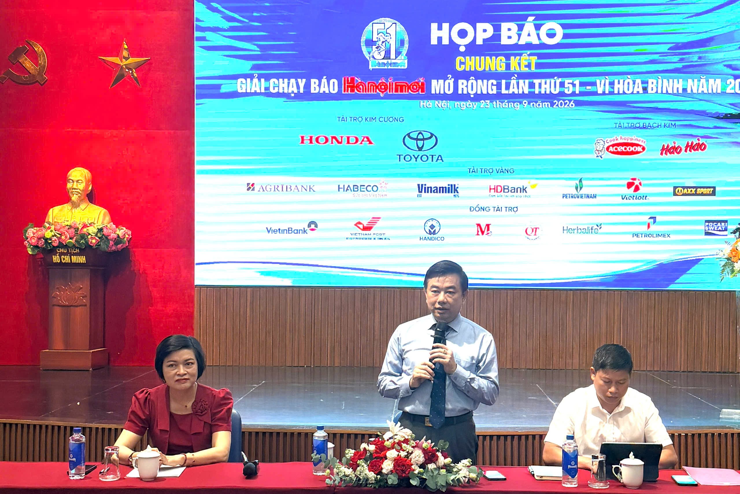 hnm-1-1790158378.jpg