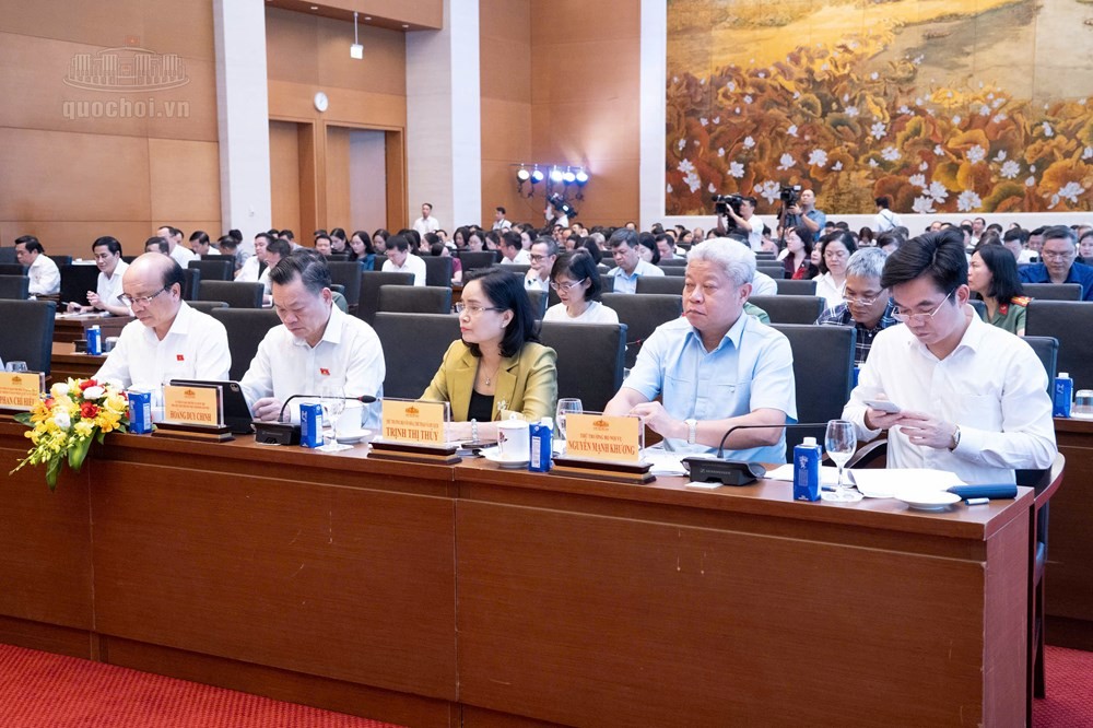 thu-truong-thuy-1790737090.jpg