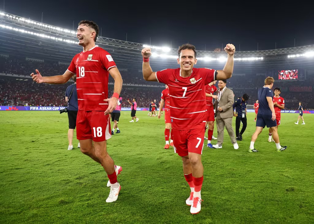 ivar-jenner-and-egy-vikri-of-indonesia-celebrate-after-the-team-s-victory-in-the-fifa-asean-cup-final-between-indonesia-and-thailand-1791222955.jpg