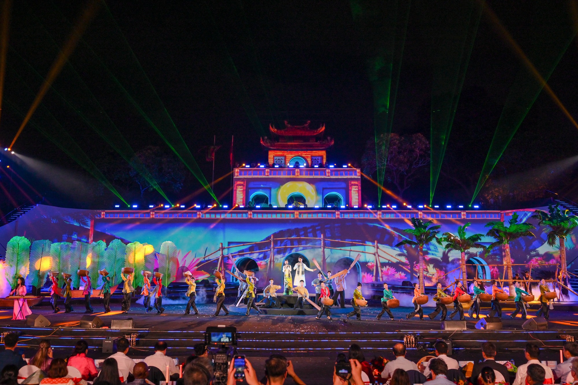bieu-dien-be-mac-1791854418.jpg