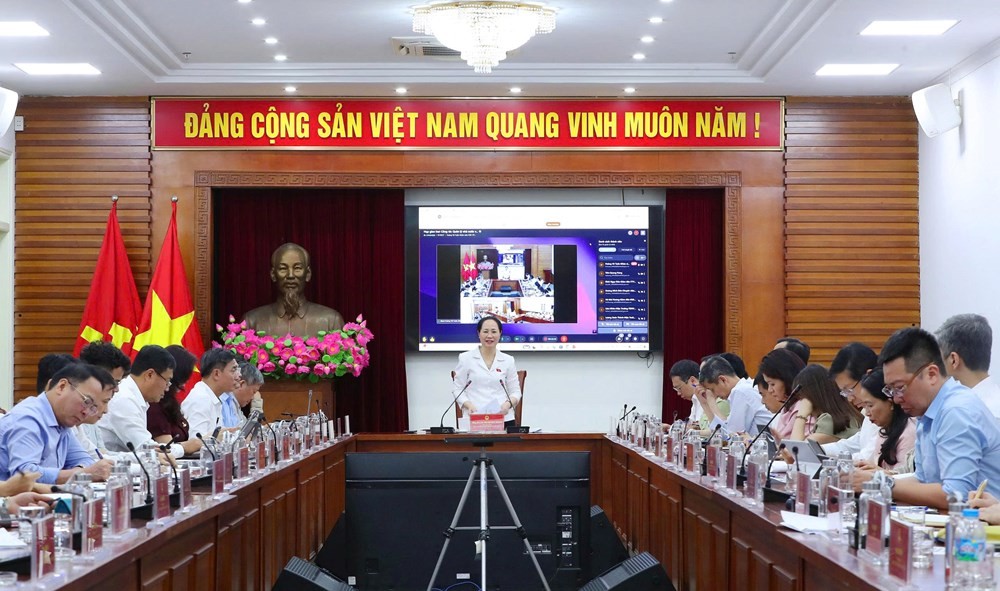 bo-truong-chu-tri-hoi-nghi-1793165972.jpg