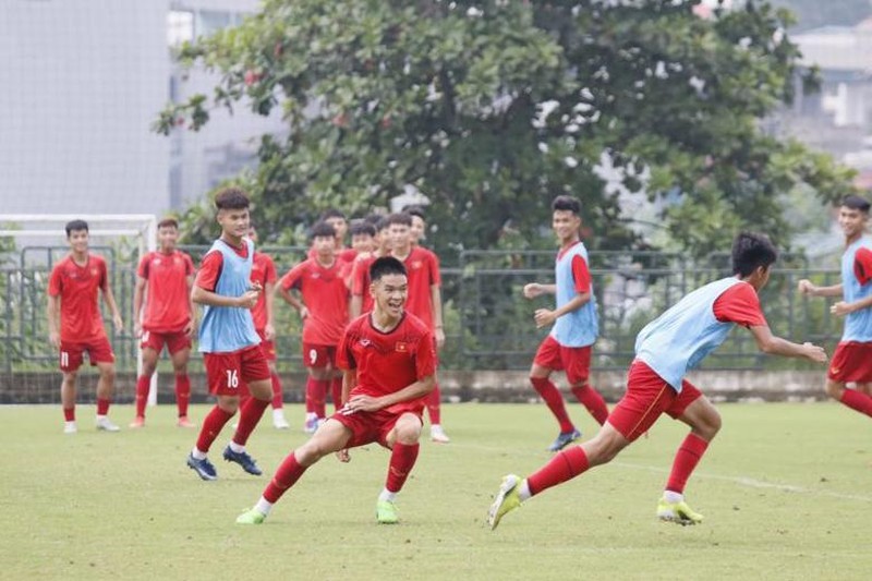 cac-cau-thu-u17-viet-nam-khong-chju-qua-nhieu-ap-luc-truoc-tran-dau-voi-u17-nepal-1665108295.jpeg