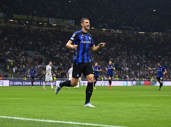 dzeko-1666830621.jpeg