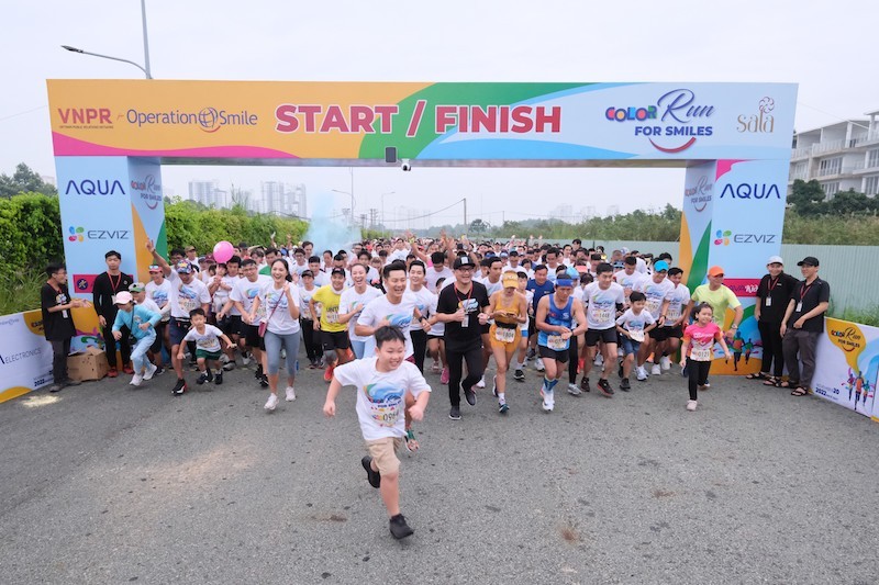 3000-nguoi-tham-gia-chay-bo-color-run-for-smiles-1669096299.JPG