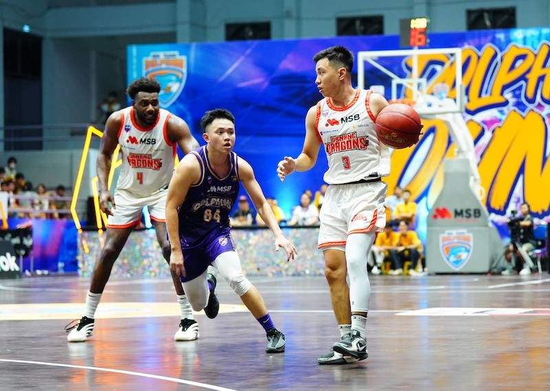 hoang-tu-vao-san-tiep-suc-dac-luc-cho-no-luc-bam-duoi-cua-danang-dragons-1755305295.jpeg