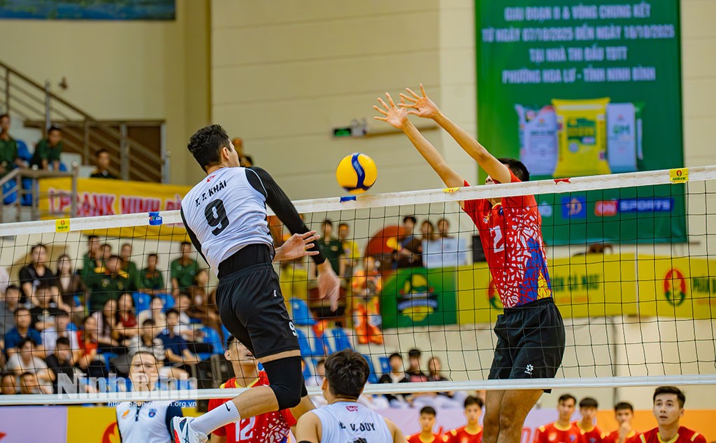bien-phong-mb-vo-dich-giai-bong-chuyen-vo-dich-quoc-gia-2025-cba4-1760574525.jpg