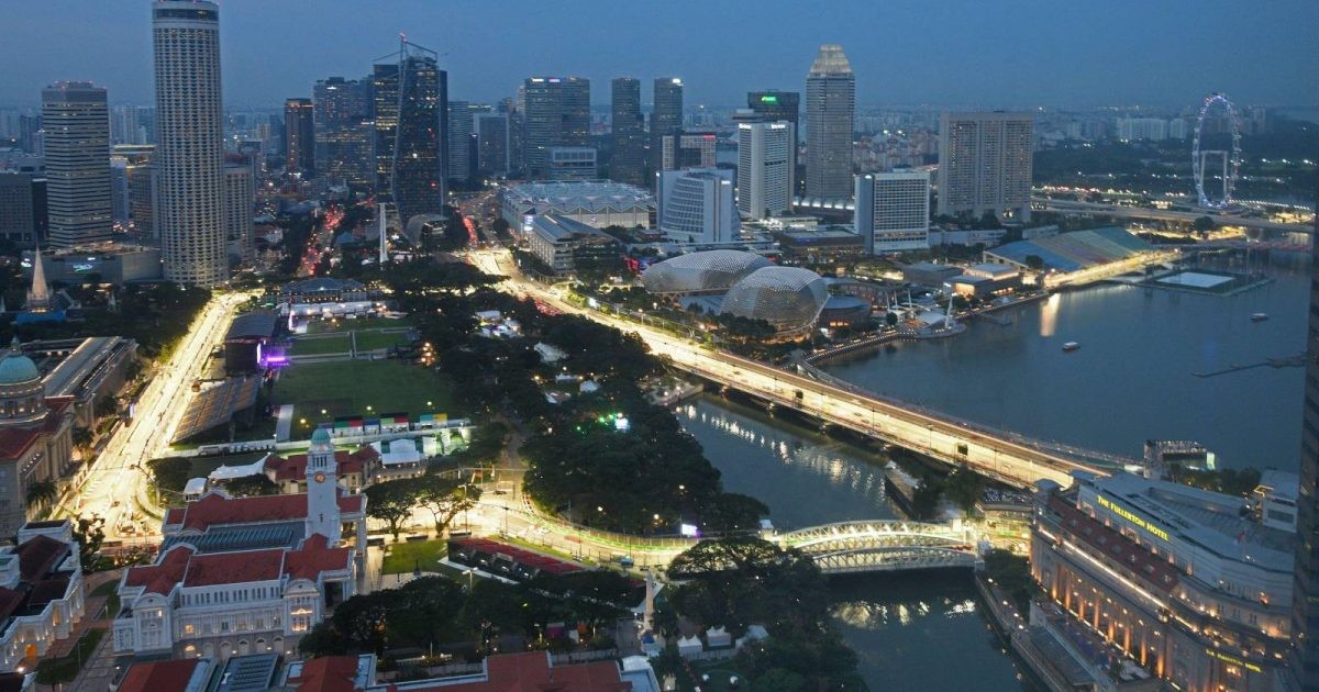 marina-bay-street-circuit-singapore-scene-2022-planetf1-1200x630-1664529773.jpg