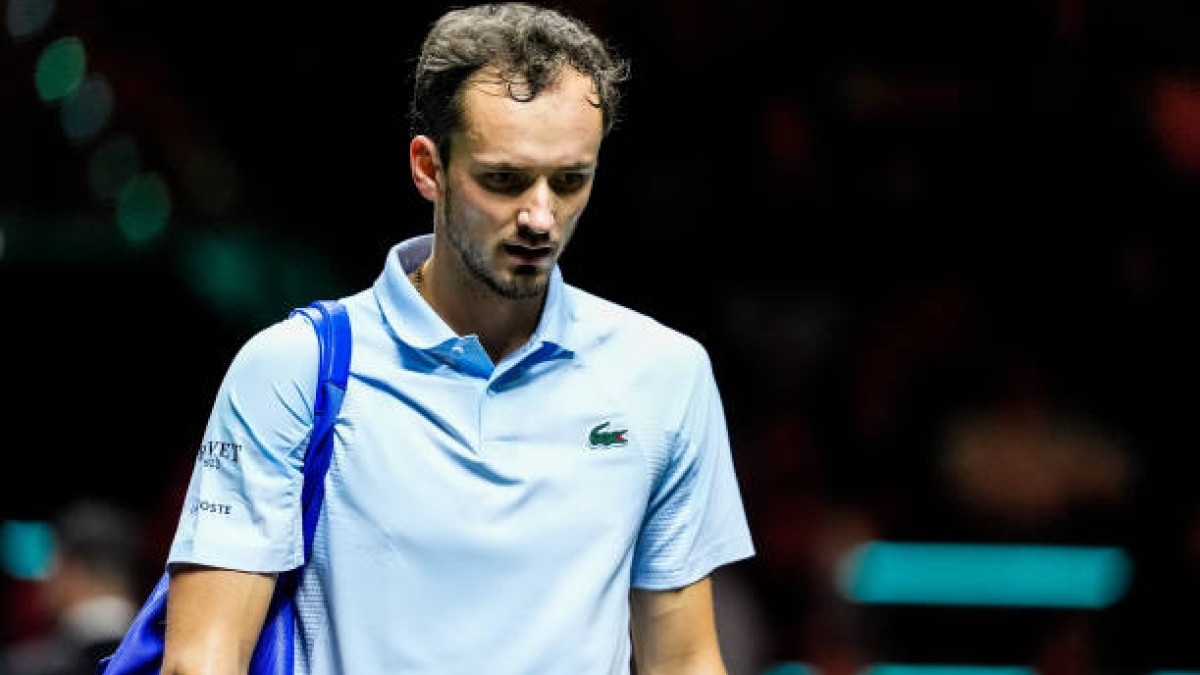 daniil-medvedev-retirada-rotterdam-2025-1738831133.jpeg