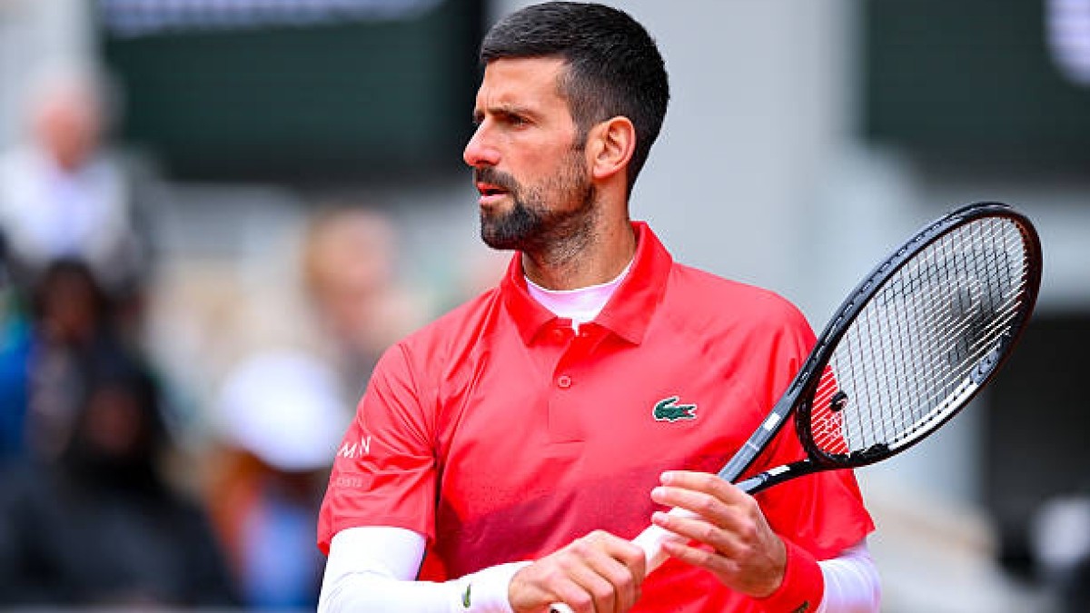 novak-djokovic-mackenzie-mcdonald-roland-garros-2025-1748408699.jpeg