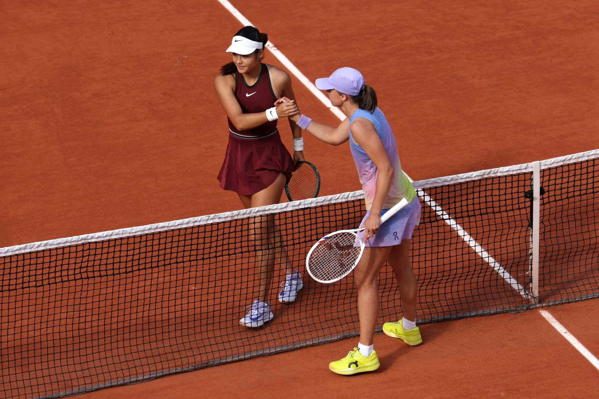 2025-emma-raducanu-iga-swiatek-roland-garros-r2-1748490246.jpg