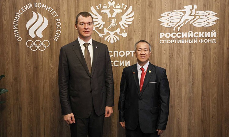 cam-rus-1757565922.jpg