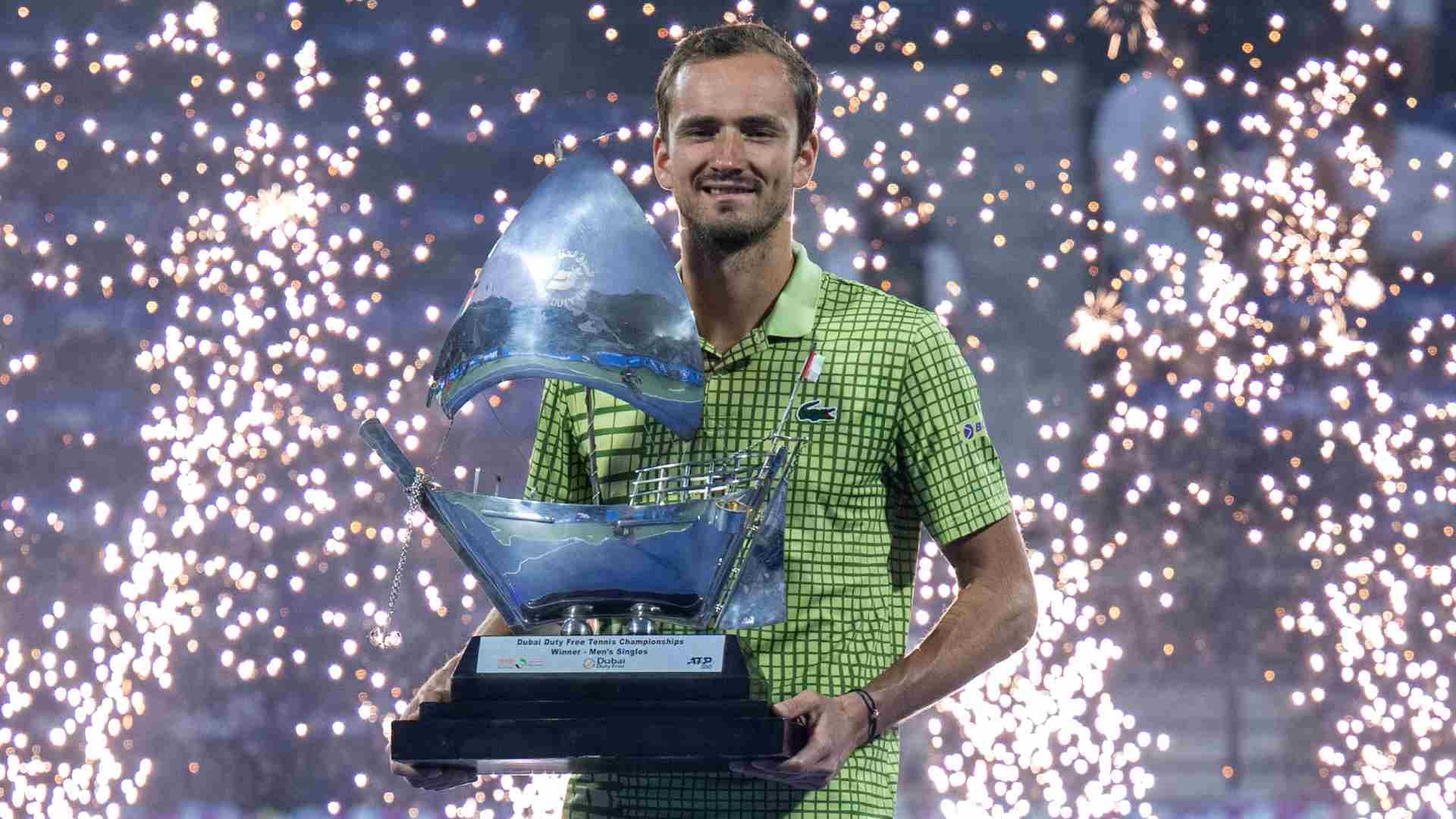 medvedev-dubai-2026-trophy-1772440557.jpg
