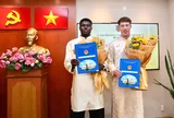 Trao quyết định nhập quốc tịch Việt Nam cho Olaha Mạnh Đức và Williams Minh Hoàng