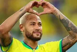 Neymar sẽ nguy hiểm hơn nếu học hỏi theo cách chơi bóng của Messi