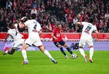 Em trai Kylian Mbappe ghi bàn giúp Lille giành điểm trước PSG