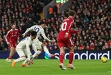 Liverpool và Man City gục ngã trước đối thủ, Chelsea chiếm ngôi nhì bảng