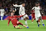 Kylian Mbappe san bằng cột mốc của Cristiano Ronaldo