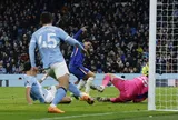 Man City đánh rơi chiến thắng trước Chelsea ở phút bù giờ