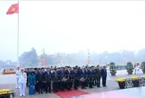 Các đại biểu dự Đại hội XIV của Đảng Cộng sản Việt Nam viếng Chủ tịch Hồ Chí Minh