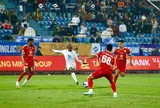 Vòng 13 V.League 2025-2026: Nam Định bị Hà Tĩnh cầm hòa trên sân Thiên Trường