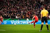 Harry Kane đưa Bayern Munich vào bán kết Cúp Quốc gia Đức