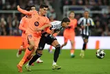 Barcelona chật vật cầm hòa Newcastle ở lượt đi vòng 16 đội Champions League