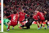 PSG "đá văng" Liverpool khỏi Champions League, lập kỷ lục ấn tượng