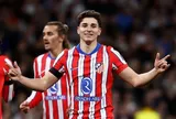 Julian Alvarez đi vào lịch sử trong ngày Atletico Madrid cầm hòa Arsenal