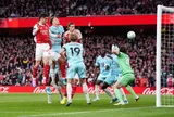 Arsenal tiến sát chức vô địch Premier League sau trận thắng Burnley