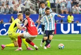 Messi để ngỏ khả năng dự World Cup 2030, Bellingham từ chối danh hiệu hay nhất trận