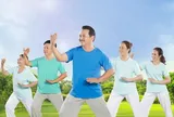 Bác Vũ Ninh - ở Gia Lai hỏi: Xin cho biết, người cao tuổi nên tập luyện thế nào và thời điểm nào tốt cho sức khỏe?