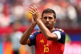 Man United mắc kẹt với dàn sao 66 triệu bảng, Man City nhận tín hiệu tích cực từ Rodri