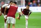 Tottenham hoàn tất bom tấn Fernandes, Chelsea gây tranh cãi với Barco