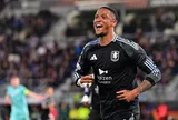 Arsenal chi 51 triệu bảng mua Ezri Konsa