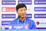 Huấn luyện viên Kim Sang-sik: “Nếu vô địch, tôi sẽ nhảy ăn mừng cùng Đình Bắc”