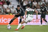 Real Madrid thoát hiểm ngoạn mục