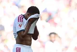 Real Madrid căng thẳng sau derby, Mourinho mất kiên nhẫn với Vinicius