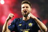 Giroud đi vào lịch sử Champions League, nội bộ Man United dậy sóng