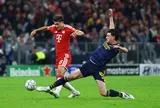 Bayern Munich đánh rơi chiến thắng, Man United chìm sâu trong khủng hoảng