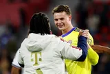 Bayern Munich đòi lại ngôi đầu Bundesliga, Man United chìm trong khủng hoảng