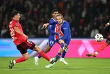 PSG đánh bại Lyon, vươn lên dẫn đầu Ligue 1