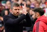 Huấn luyện viên Carrick giữ Bruno Fernandes, ghế nóng lung lay